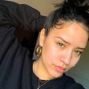 Meet your Posher, Devin